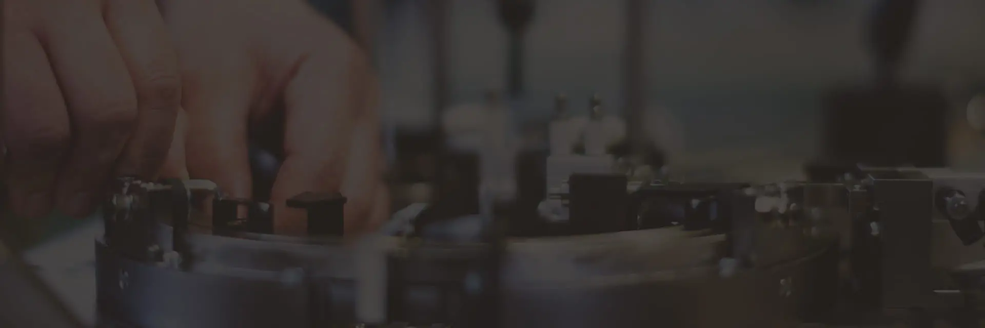 AD（自動ドリル研削盤）